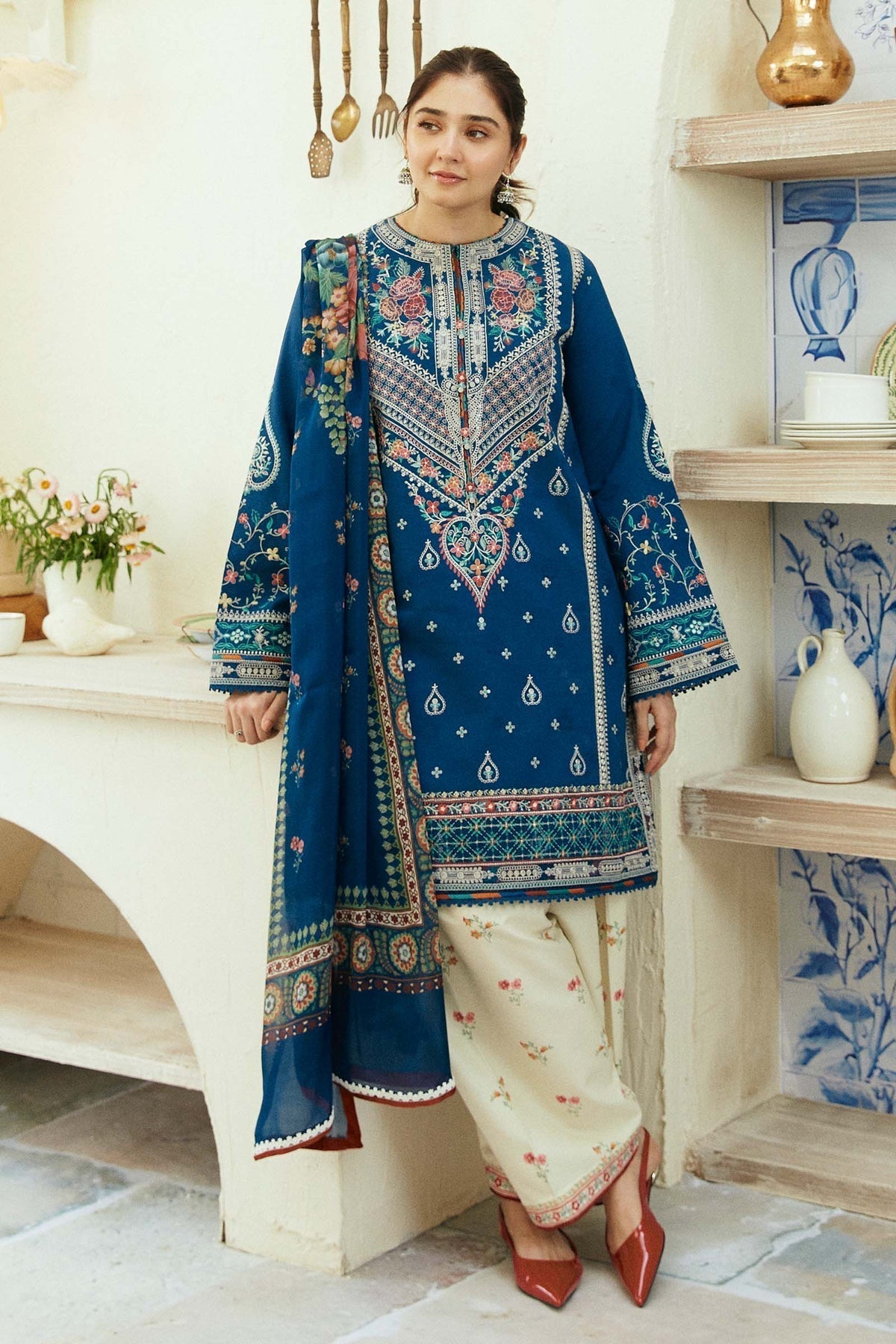 ZARA SHAH JAHAN - 3PC DHANAK EMBROIDERED SHIRT WITH TWILL PRINTED SHAWL AND TROUSER - HZG2348